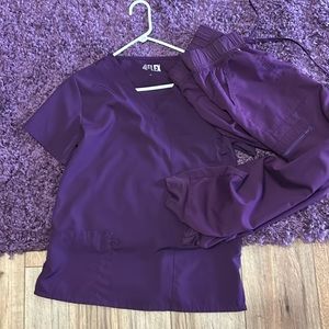 4Flex purple scrub set. Joggers, size M